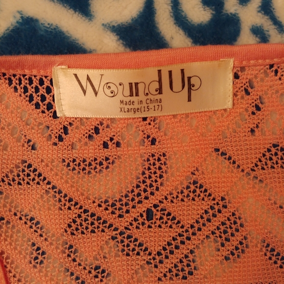 Wound Up Skull and Flowers Tank Top. Size XL 15-17. Multi colored. - Picture 3 of 5